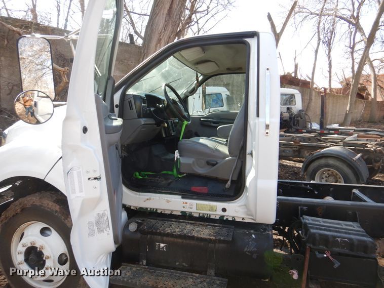 image for item DN7250 2008 Ford F750 Super Duty XL  truck cab and chassis