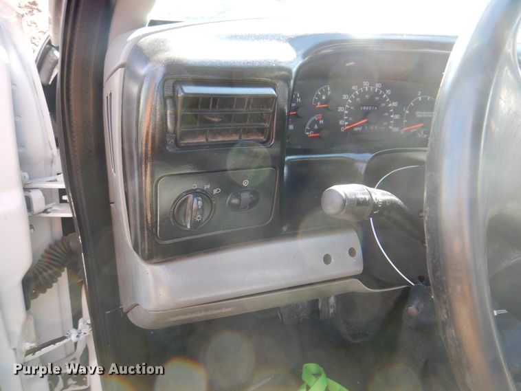 image for item DN7250 2008 Ford F750 Super Duty XL  truck cab and chassis