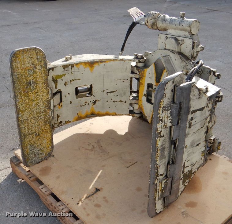 image for item DR0834 Cascade  forklift clamp