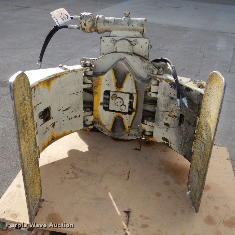 image for item DR0834 Cascade  forklift clamp