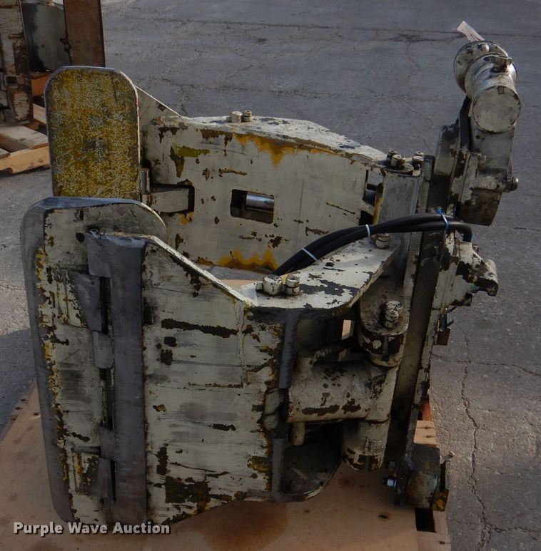 image for item DR0834 Cascade  forklift clamp