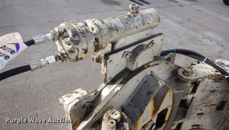 image for item DR0834 Cascade  forklift clamp