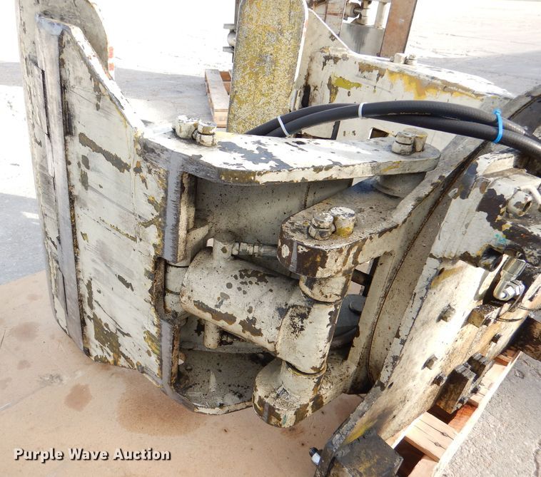 image for item DR0834 Cascade  forklift clamp