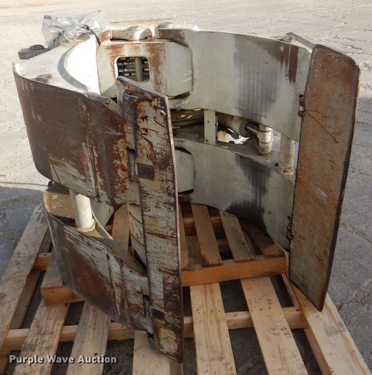 image for item DR0835 Cascade  forklift clamp