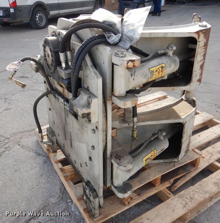 image for item DR0835 Cascade  forklift clamp