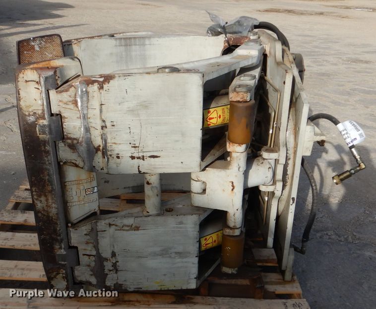 image for item DR0835 Cascade  forklift clamp