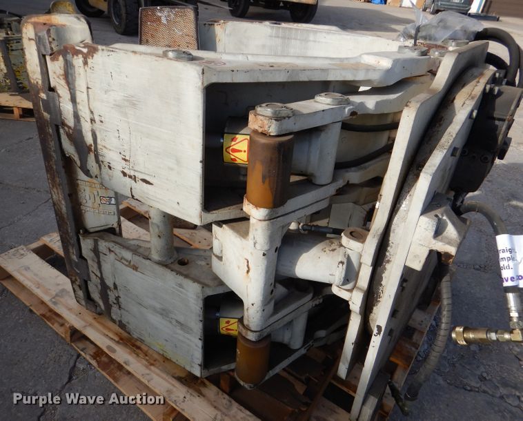 image for item DR0835 Cascade  forklift clamp