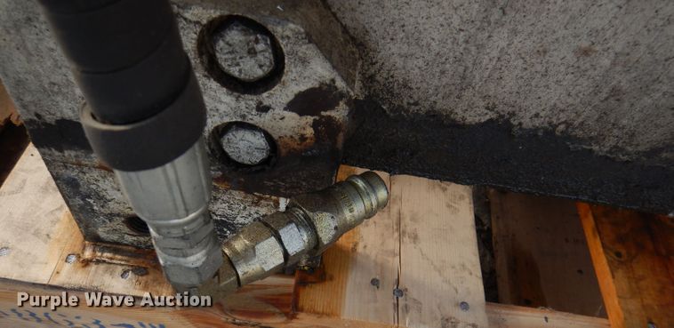 image for item DR0835 Cascade  forklift clamp