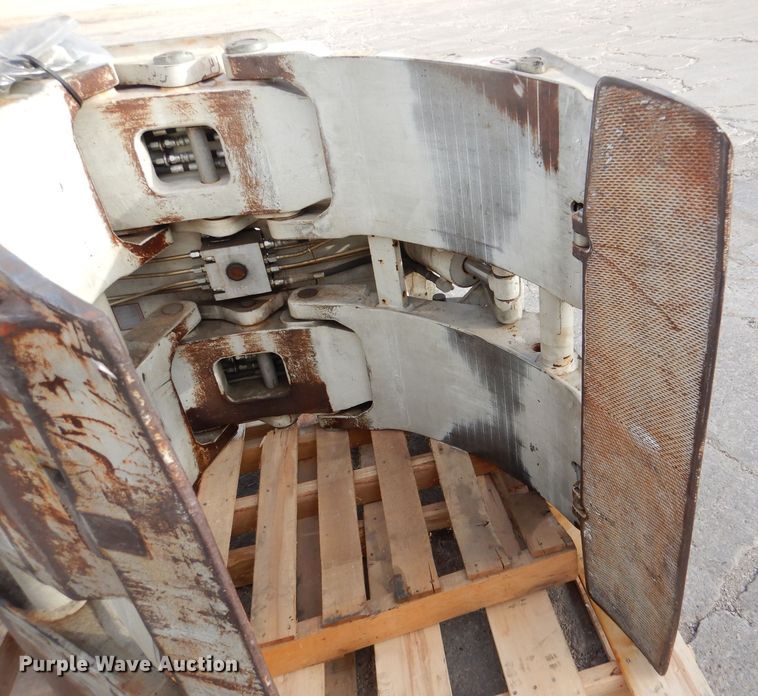 image for item DR0835 Cascade  forklift clamp