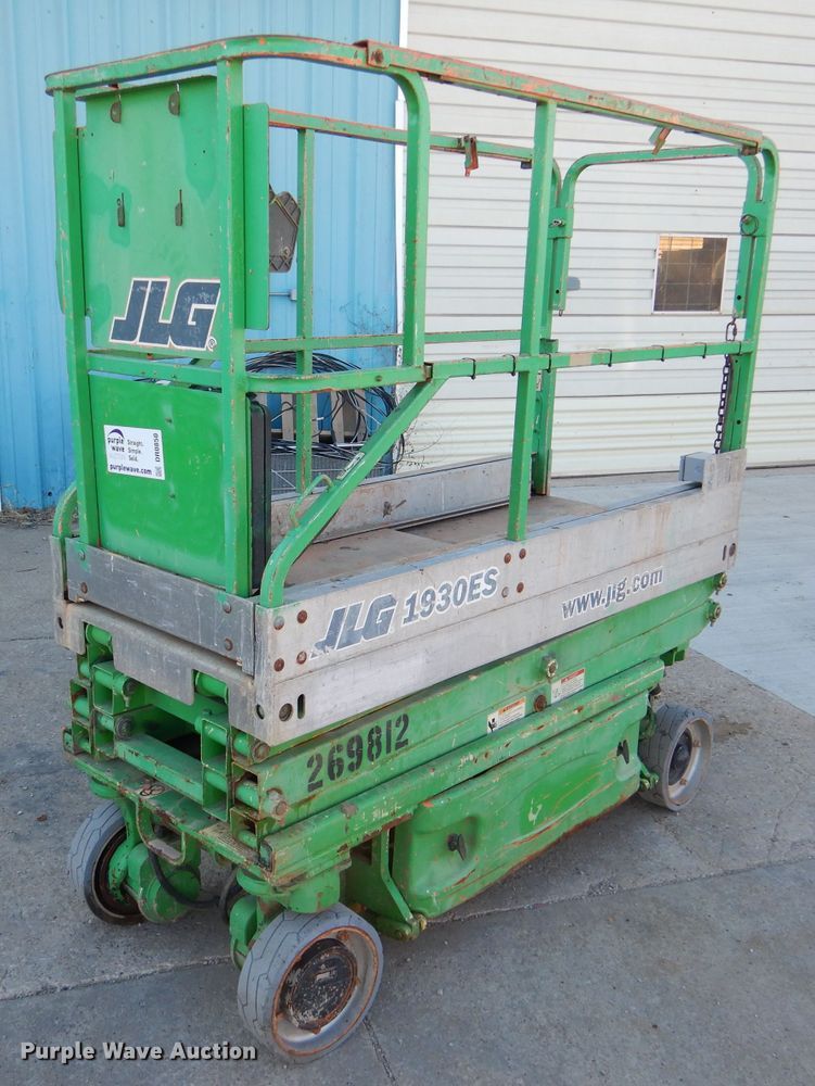 image for item DR0850 2004 JLG 1930ES  scissor lift