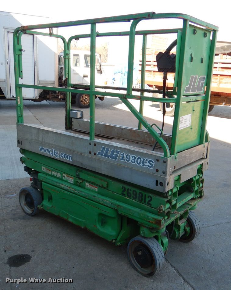 image for item DR0850 2004 JLG 1930ES  scissor lift