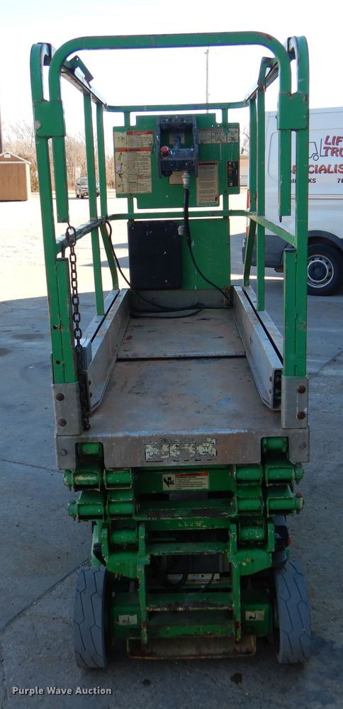 image for item DR0850 2004 JLG 1930ES  scissor lift