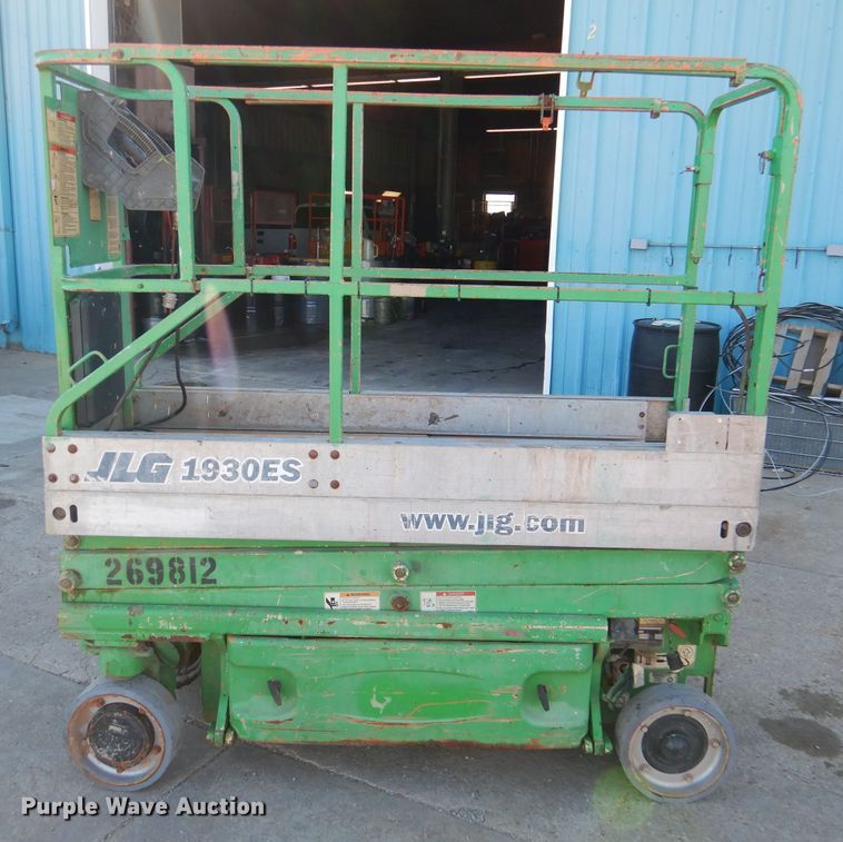 image for item DR0850 2004 JLG 1930ES  scissor lift