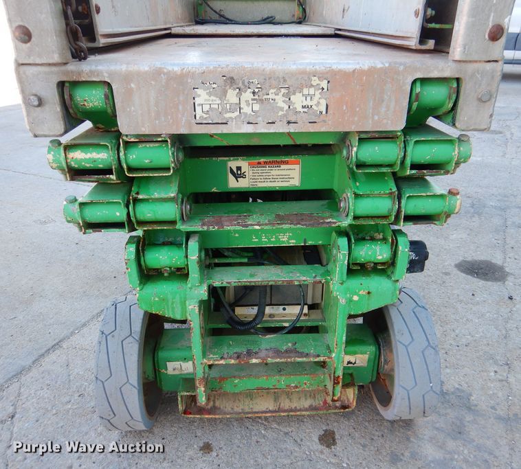 image for item DR0850 2004 JLG 1930ES  scissor lift