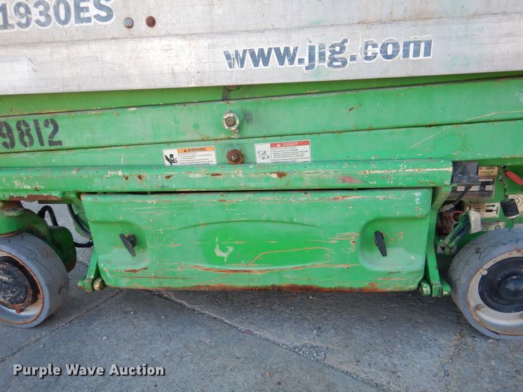 image for item DR0850 2004 JLG 1930ES  scissor lift