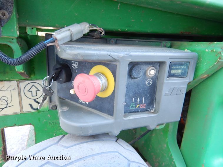 image for item DR0850 2004 JLG 1930ES  scissor lift