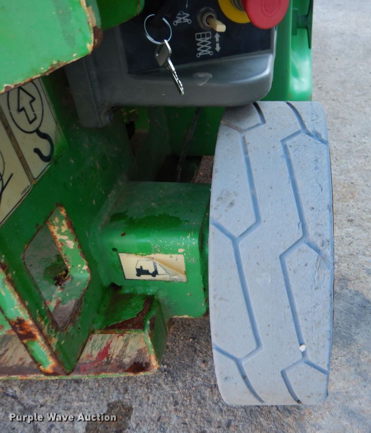 image for item DR0850 2004 JLG 1930ES  scissor lift