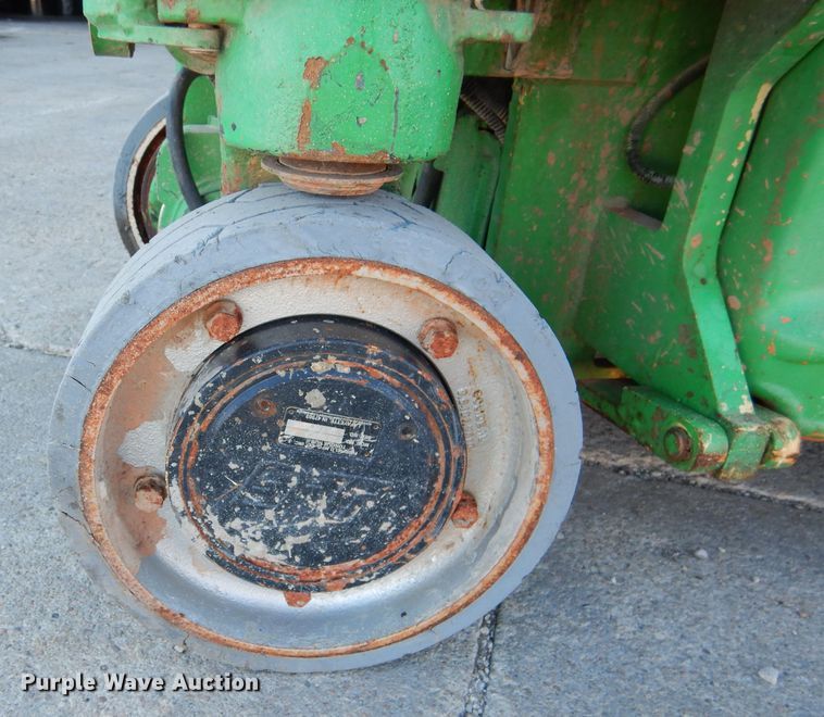 image for item DR0850 2004 JLG 1930ES  scissor lift