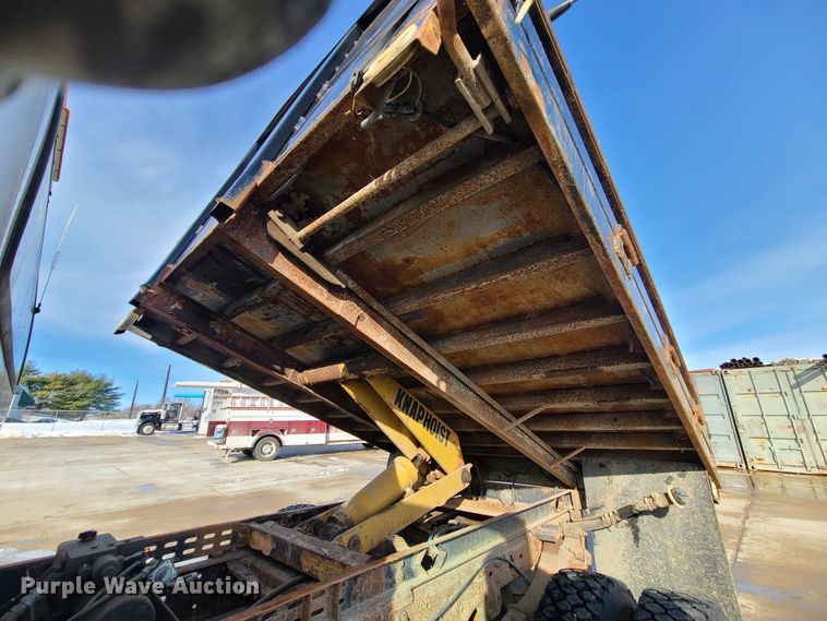 image for item GB9183 2000 Ford F450 Super Duty XL  dump truck