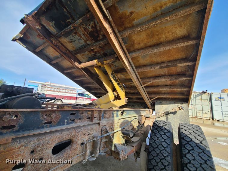 image for item GB9183 2000 Ford F450 Super Duty XL  dump truck