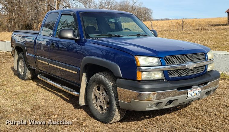 image for item GB9242 2003 Chevrolet Silverado 1500  Ext. Cab pickup truck