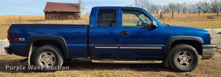 image for item GB9242 2003 Chevrolet Silverado 1500  Ext. Cab pickup truck