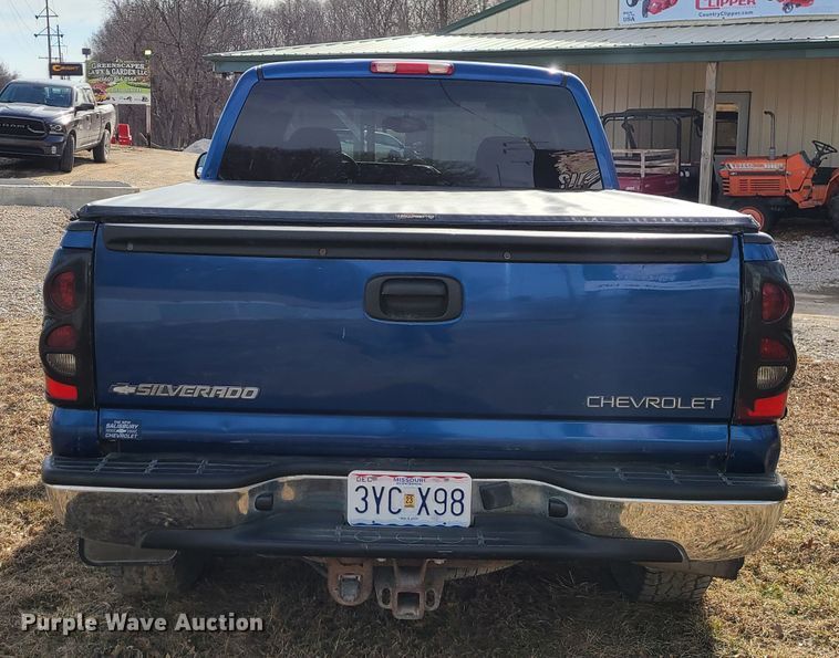 image for item GB9242 2003 Chevrolet Silverado 1500  Ext. Cab pickup truck