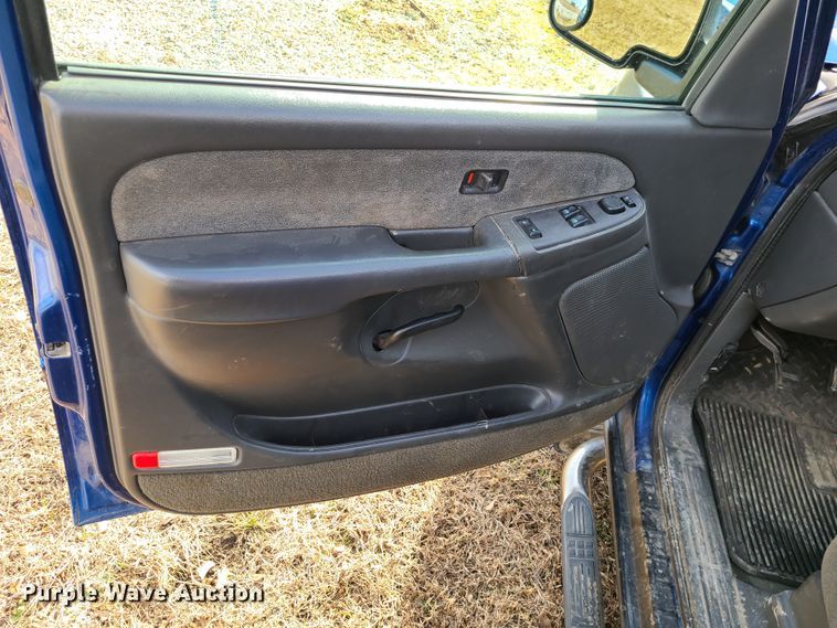 image for item GB9242 2003 Chevrolet Silverado 1500  Ext. Cab pickup truck