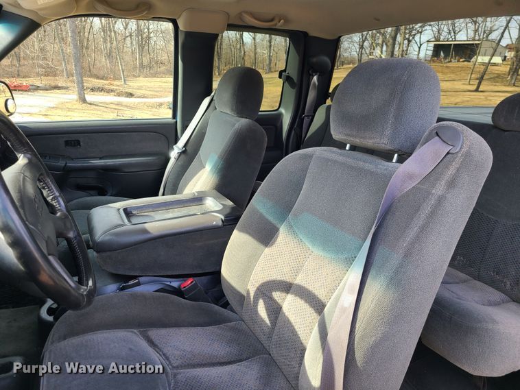 image for item GB9242 2003 Chevrolet Silverado 1500  Ext. Cab pickup truck