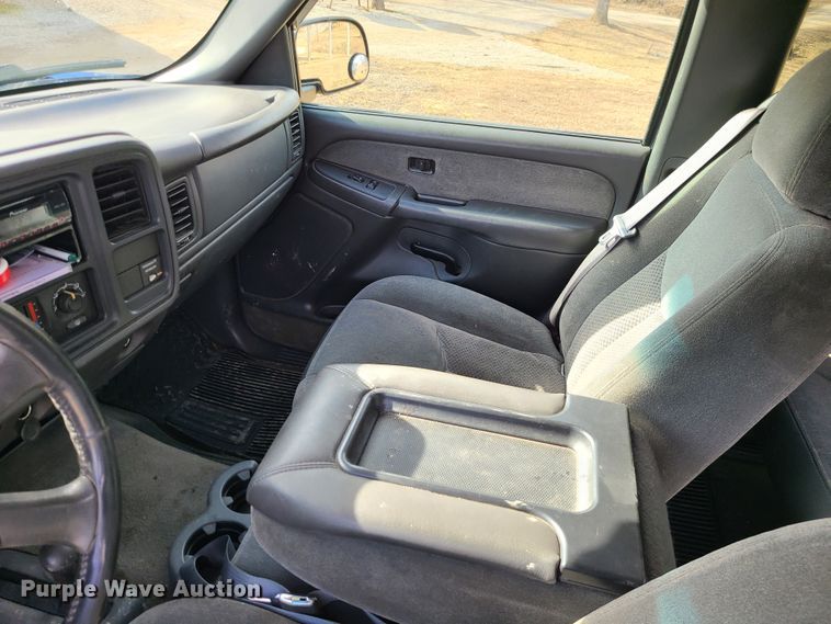 image for item GB9242 2003 Chevrolet Silverado 1500  Ext. Cab pickup truck