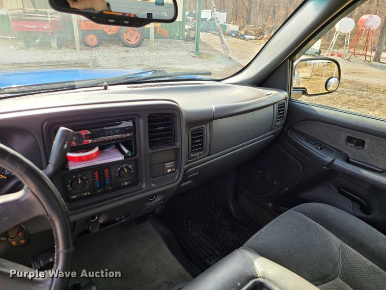 image for item GB9242 2003 Chevrolet Silverado 1500  Ext. Cab pickup truck