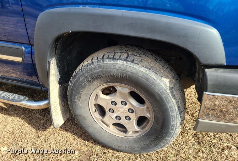 image for item GB9242 2003 Chevrolet Silverado 1500  Ext. Cab pickup truck