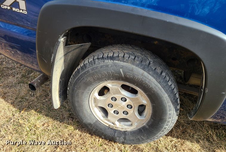 image for item GB9242 2003 Chevrolet Silverado 1500  Ext. Cab pickup truck