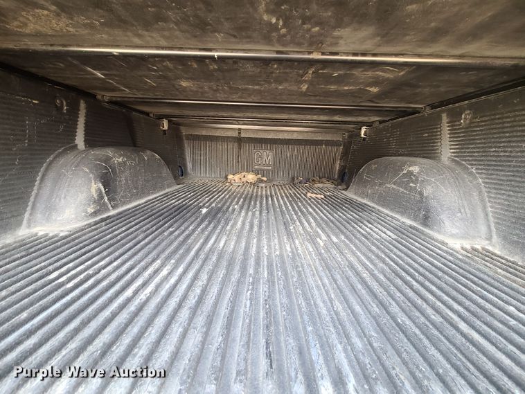 image for item GB9242 2003 Chevrolet Silverado 1500  Ext. Cab pickup truck