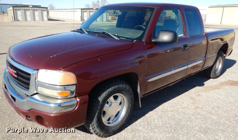 image for item HN9788 2003 GMC Sierra 1500  Ext. Cab pickup truck