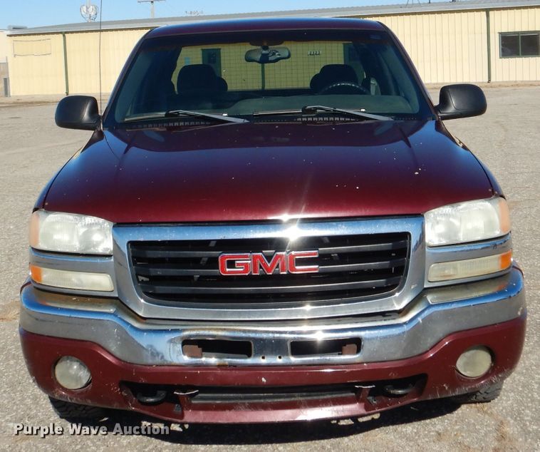 image for item HN9788 2003 GMC Sierra 1500  Ext. Cab pickup truck