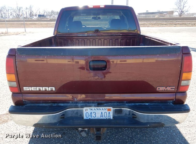 image for item HN9788 2003 GMC Sierra 1500  Ext. Cab pickup truck