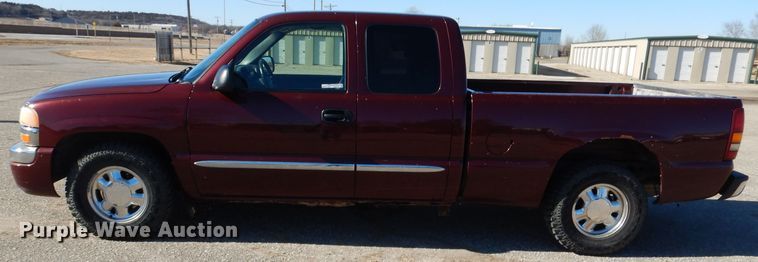 image for item HN9788 2003 GMC Sierra 1500  Ext. Cab pickup truck