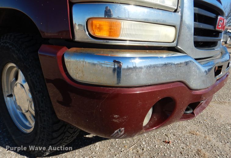 image for item HN9788 2003 GMC Sierra 1500  Ext. Cab pickup truck