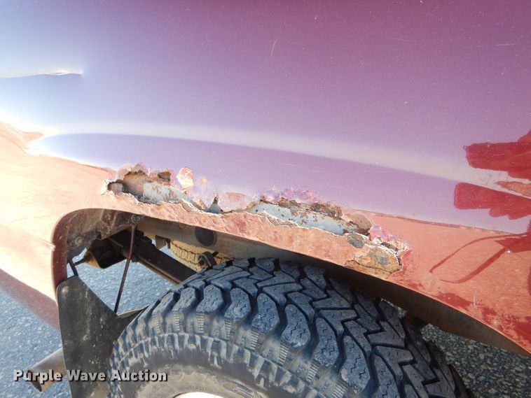 image for item HN9788 2003 GMC Sierra 1500  Ext. Cab pickup truck