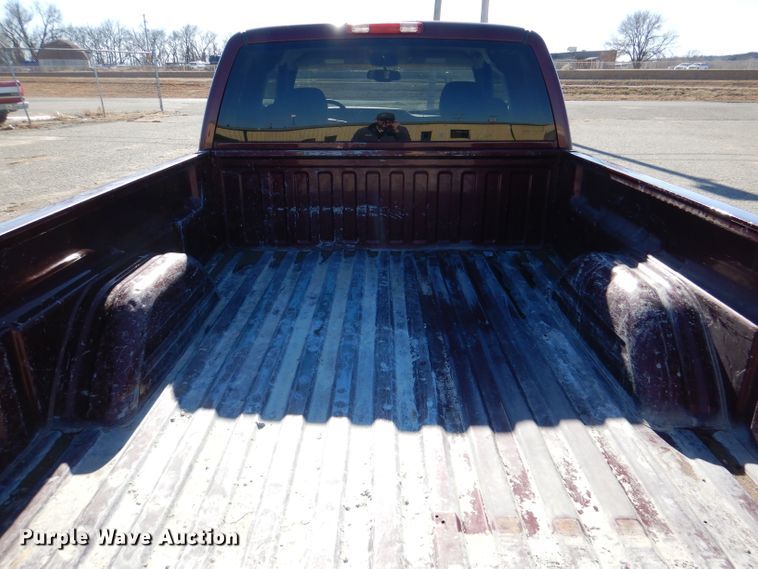 image for item HN9788 2003 GMC Sierra 1500  Ext. Cab pickup truck