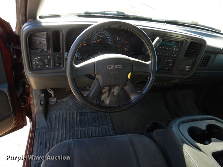 image for item HN9788 2003 GMC Sierra 1500  Ext. Cab pickup truck