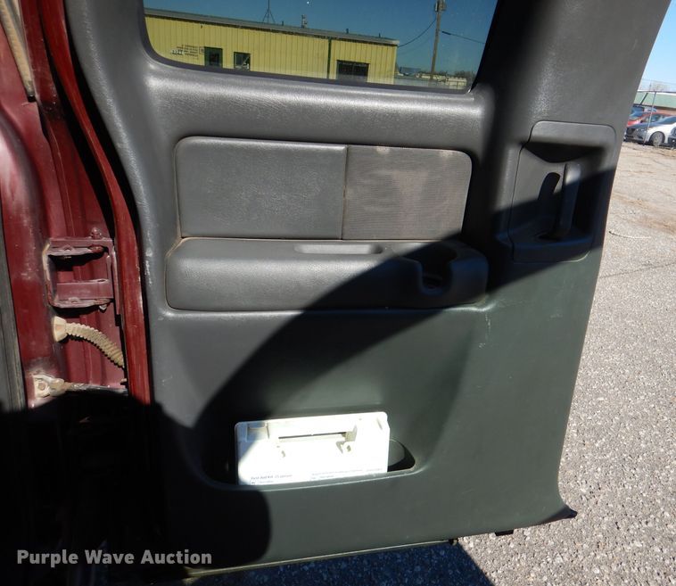 image for item HN9788 2003 GMC Sierra 1500  Ext. Cab pickup truck