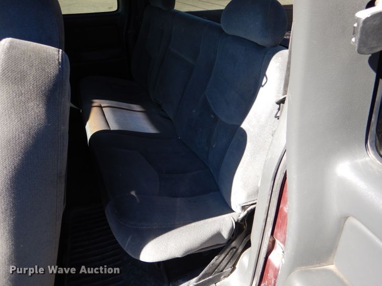 image for item HN9788 2003 GMC Sierra 1500  Ext. Cab pickup truck