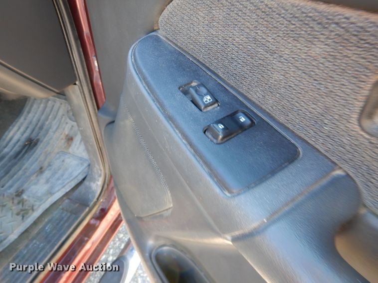 image for item HN9788 2003 GMC Sierra 1500  Ext. Cab pickup truck