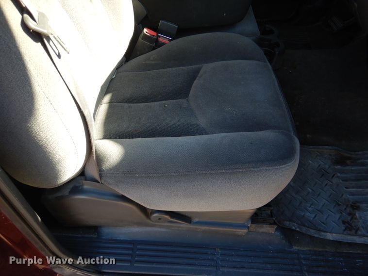 image for item HN9788 2003 GMC Sierra 1500  Ext. Cab pickup truck