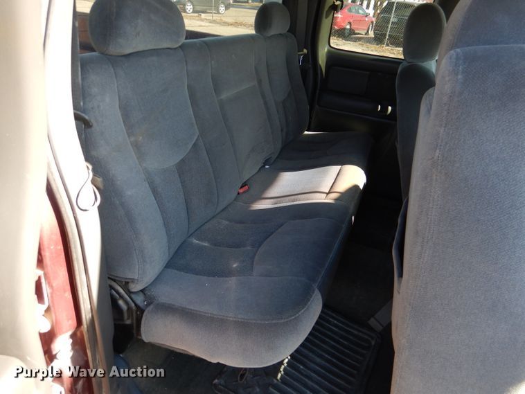 image for item HN9788 2003 GMC Sierra 1500  Ext. Cab pickup truck