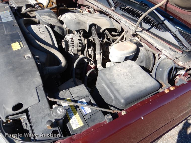 image for item HN9788 2003 GMC Sierra 1500  Ext. Cab pickup truck