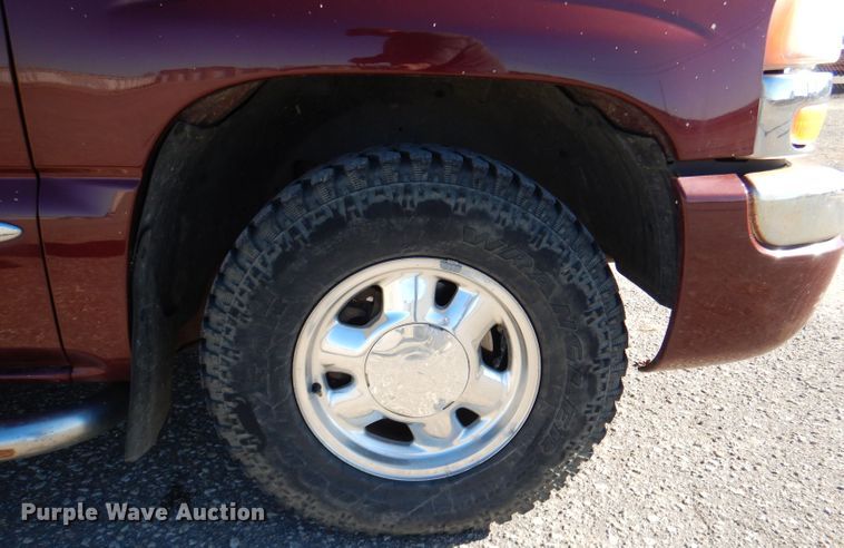 image for item HN9788 2003 GMC Sierra 1500  Ext. Cab pickup truck