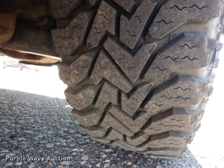 image for item HN9788 2003 GMC Sierra 1500  Ext. Cab pickup truck